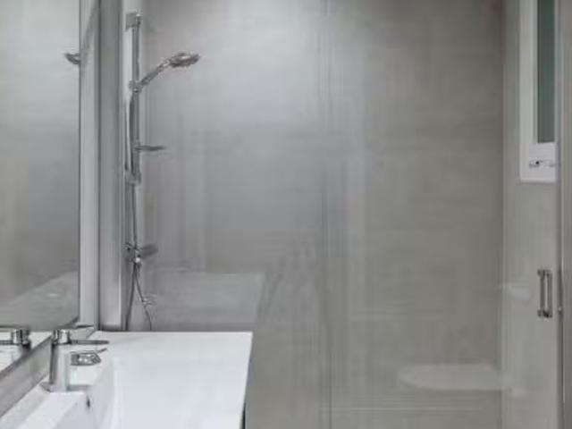 Bonito Habitación en Carrer de Rocafort, La Nova Esquerra de l.