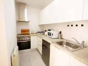 Bonito Habitación en Carrer de Santa Madrona