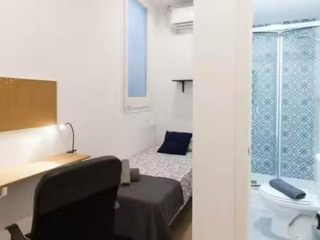 Bonito Habitación en Carrer de Sants, Sants