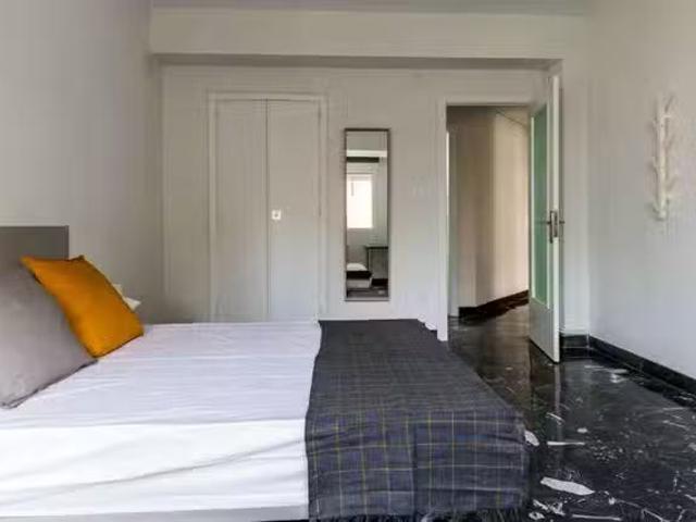 ¡Oferta! Habitación en Carrer del Periodista Azzati
