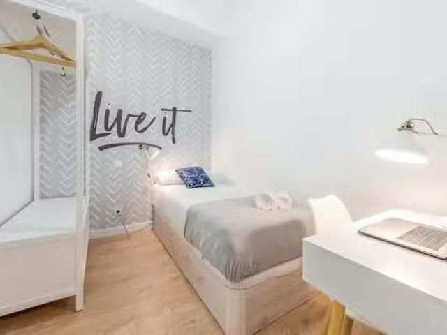 ¡Oferta! Habitación en Carrer dels Escudellers