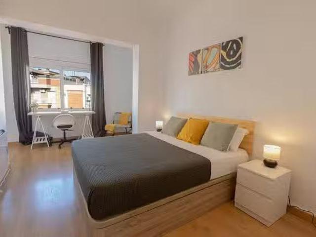 ¡Recién llegado! Habitación en Carrer d'Occident