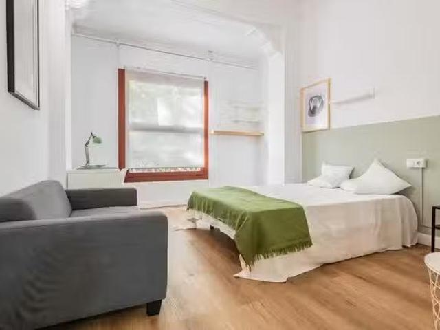 Bonito Habitación en Gran Via del Marqués del Túria