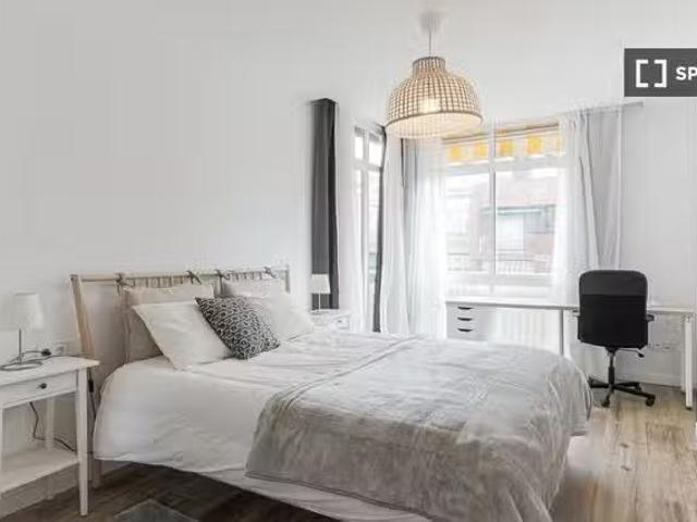 Acogedor Habitación en piso compartido, Vila de Gràcia, Barcel.