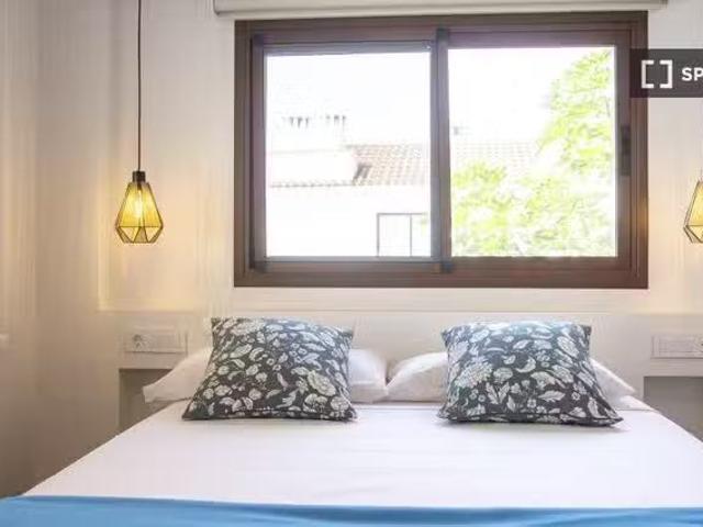 Encantador Habitación en piso compartido en alquiler en La Oro.