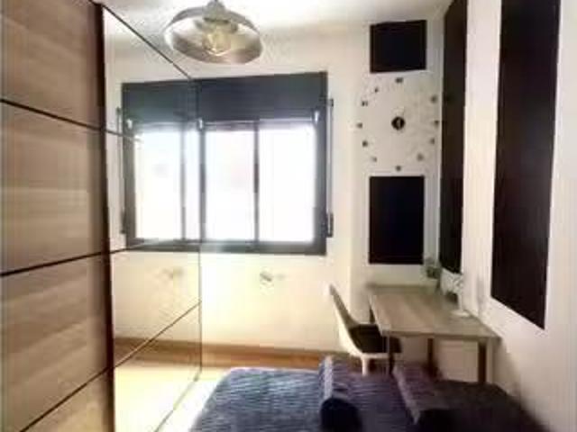 ¡En alquiler! Habitación en piso compartido en alquiler en les.