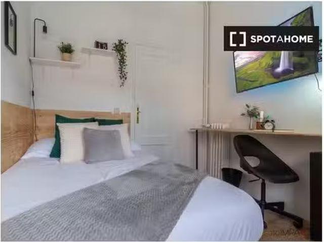 ¡Oferta! Habitación en piso compartido en Cuatro Caminos, Madr.