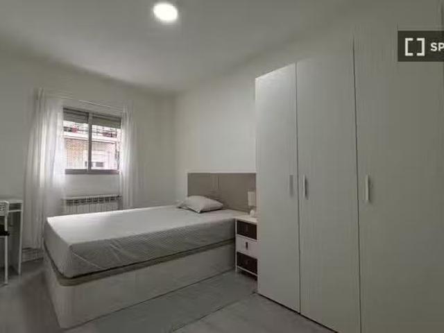 ¡Renta! Habitación en piso compartido en San Sebastián, Madrid