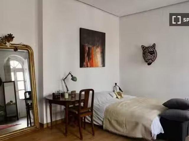 Acogedor Habitación en piso compartido en Sagunt