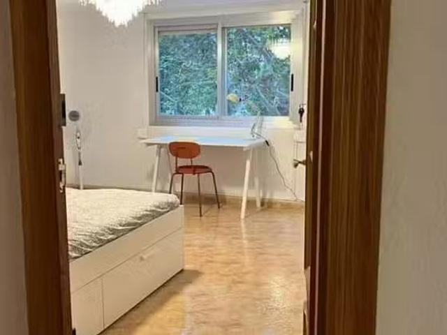 Acogedor Habitación en Plaça Nova de l'Església