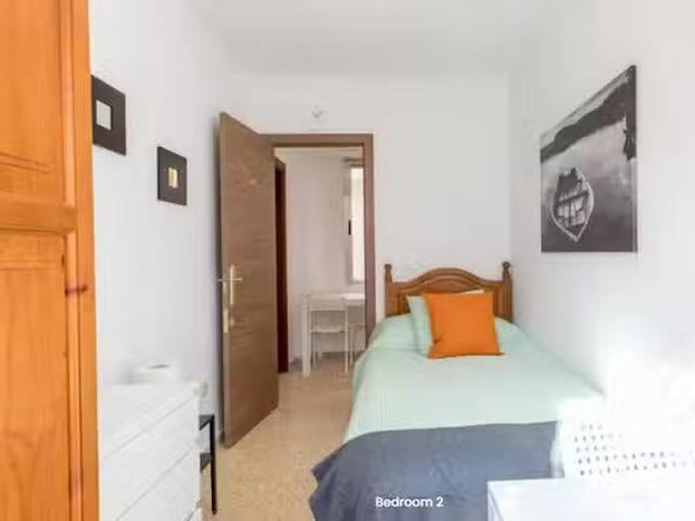 Único Habitación en Plaça del Dramaturg Faust Hdez. Casajuana.