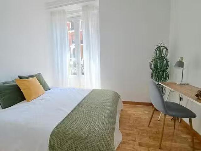 Único Habitación en Plaza de Isabel II, Centro