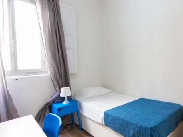 ¡En alquiler! Habitación en Plaza de la Marina Española
