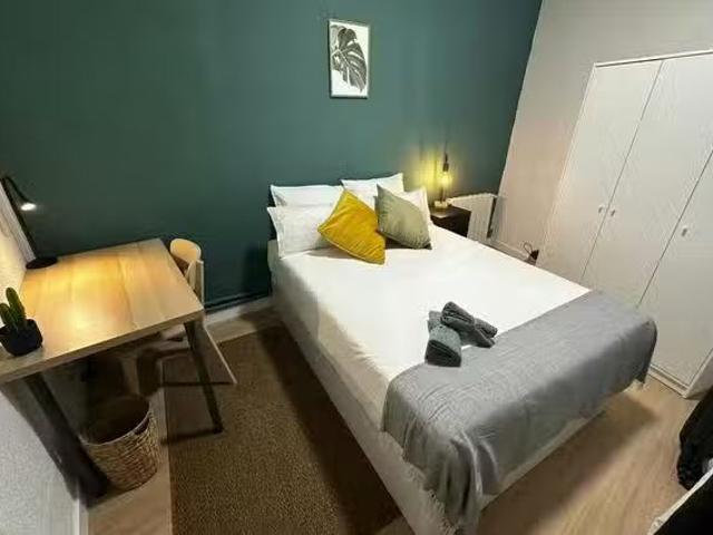 Barato Habitación en Plaza de Tirso de Molina, Embajadores
