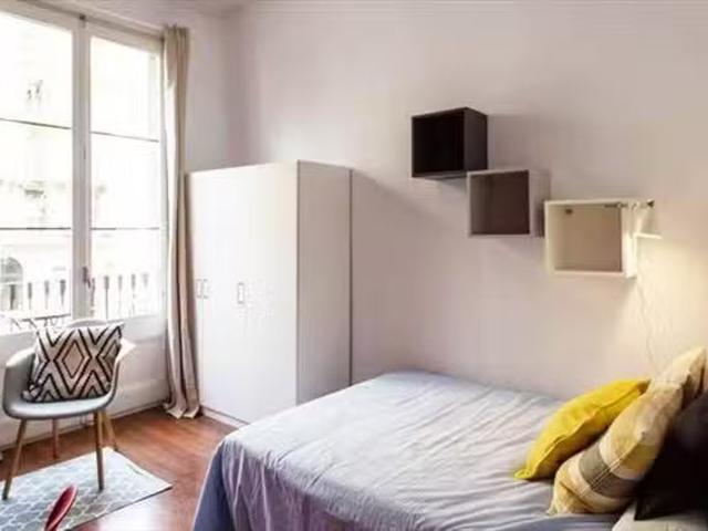 ¡Recién llegado! Habitación en 12 Ronda de Sant Pere