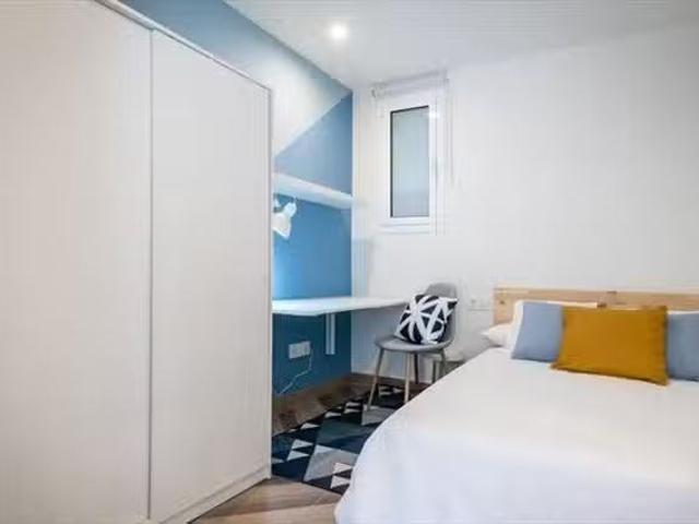 ¡Recién llegado! Habitación en 12 Ronda de Sant Pere