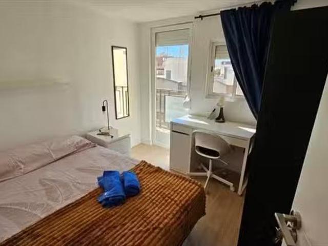 Bonito Habitación en 34 Calle de Alfonso el Sabio