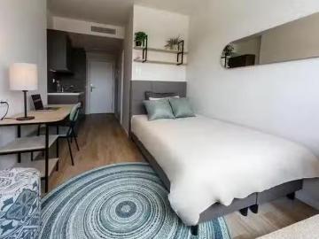 ¡Recién llegado! Habitación en 68, 18007 Granada, Spain