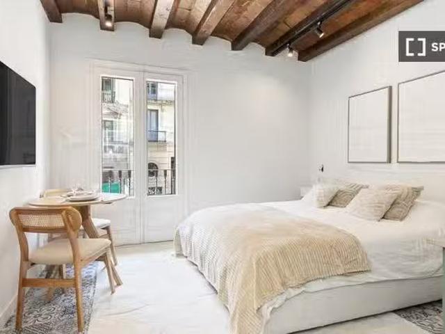 Nuevo Habitación Estudio en alquiler en La Dreta de l'Eixample.