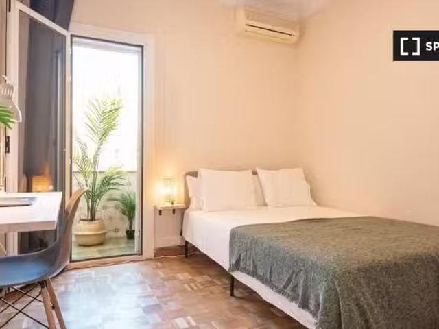 ¡En alquiler! Habitaciones en apartamento de 5 dormitorios en.