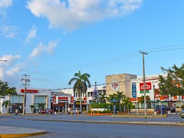 Renta Local Comercial Av. La Luna Cancun Plaza del ?ngel