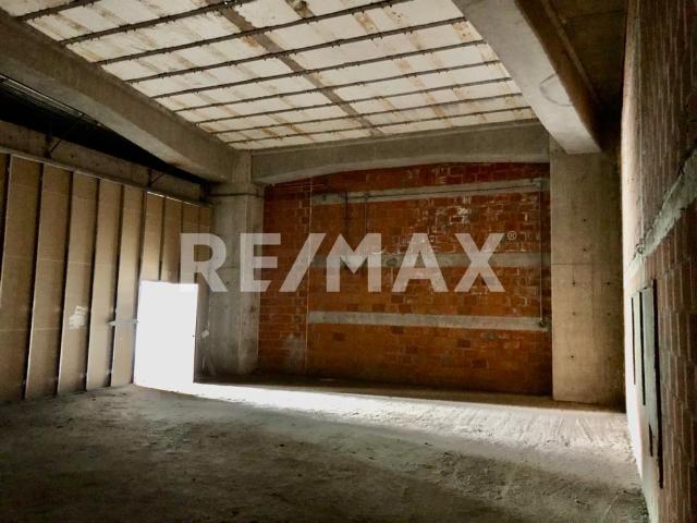 Renta Local Comercial en Prolongacion Paseo de la Reforma Santa Fe