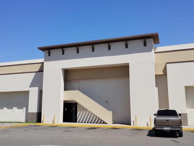 Renta Local de Oportunidad Comercial en Plaza Quiroga, 400 m2