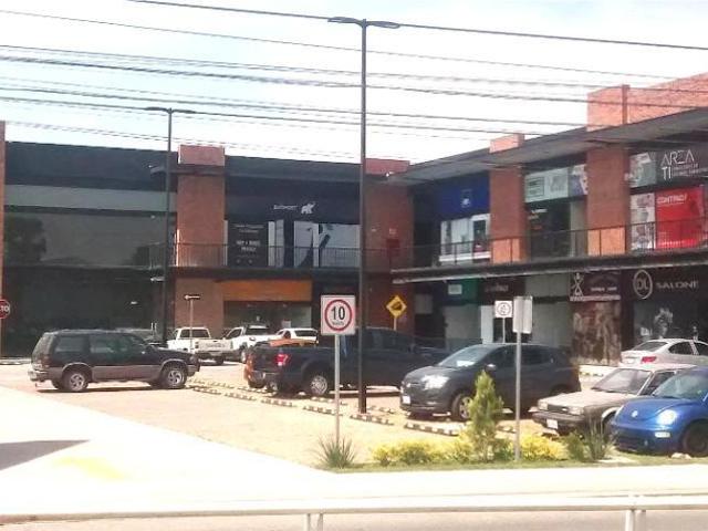 Renta Local en Plaza Sharasu al Sur Poniente por Velaria Mall Aguascalientes