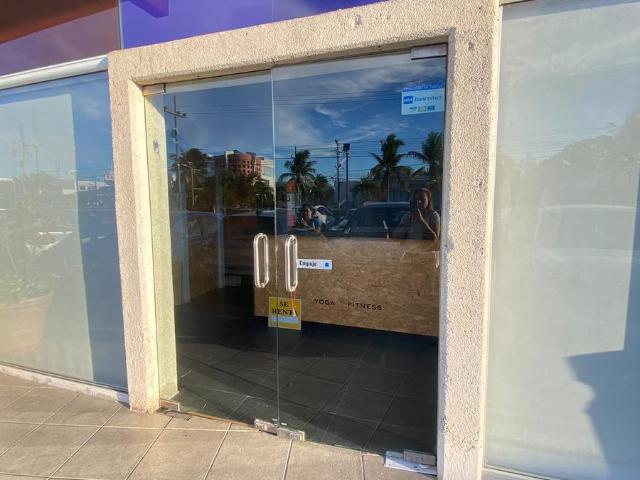 RENTA LOCAL PLAZA NICHUPTE CENTRO CANCUN SM 15