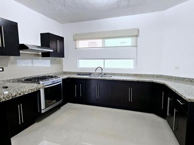 Renta o venta de casa en fraccionamiento vistancias ciudad del carmen
