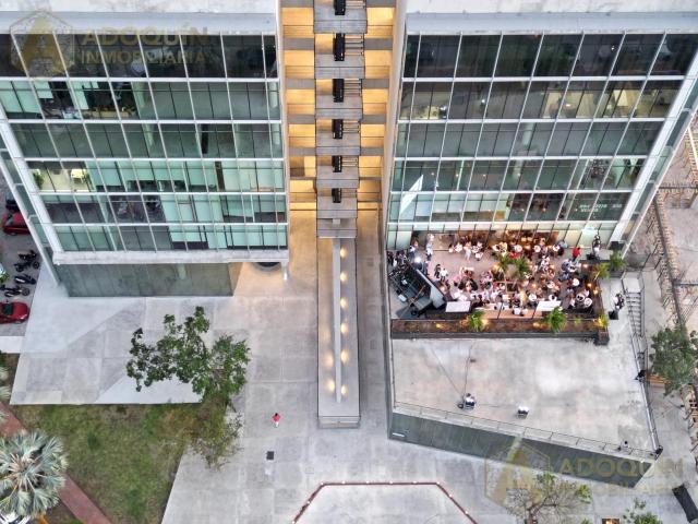 RENTA OFICINA FRENTE PLAZA LAS AMERICAS GLORIETA CHEMUYIL PLAYA DEL CARMEN