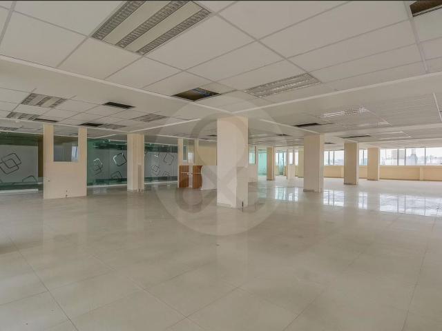 RENTA OFICINAS DE 102 A 3000 M2 !