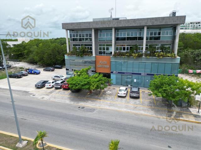 Renta oficinas edificio plaza Kantenah Playa del Carmen