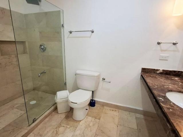 ¡RENTA! Penthouse amueblado, Algarrobos desarrollo residencial