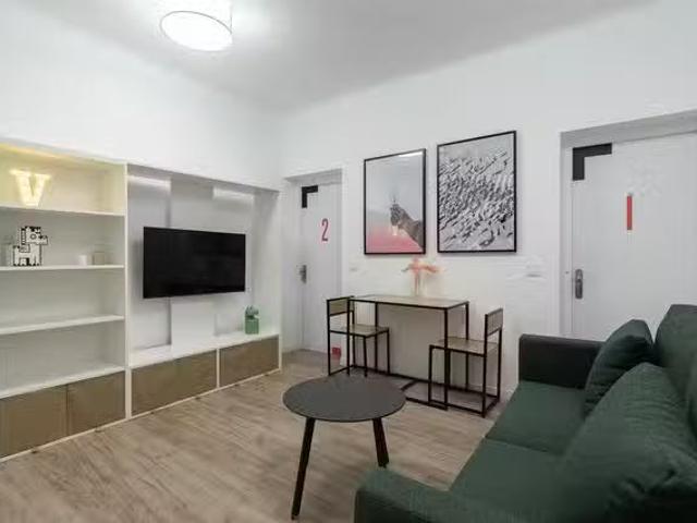 Único Piso de 1 habitación en Calle Daoiz