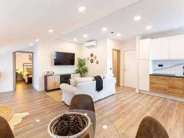¡En alquiler! Piso de 1 habitación en Calle de López de Hoyos.