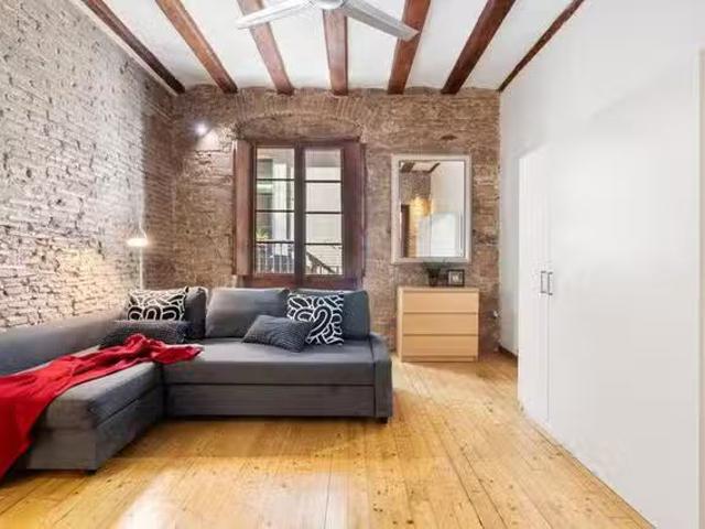 ¡Recién llegado! Piso de 2 habitaciones en Barcelona