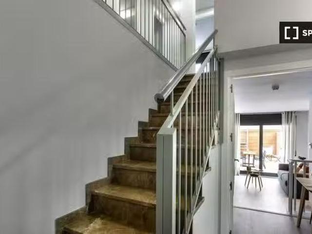 ¡Recién llegado! Piso de 3 habitaciones en alquiler en Collbla.