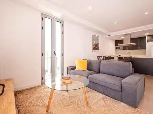 ¡Renta! Piso de 3 habitaciones en Barcelona