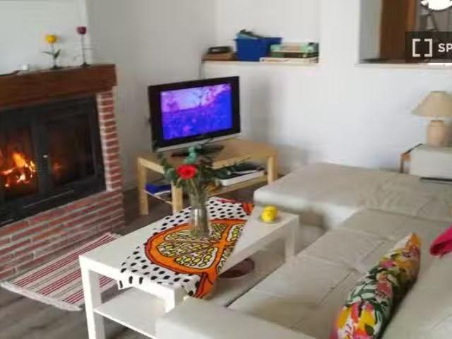 ¡Recién llegado! Piso de 4 habitaciones en alquiler en Gójar.