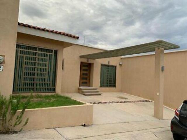 RENTA POR MES DE CASA EN HERMOSO CONDOMINIO EN CUERNAVACA