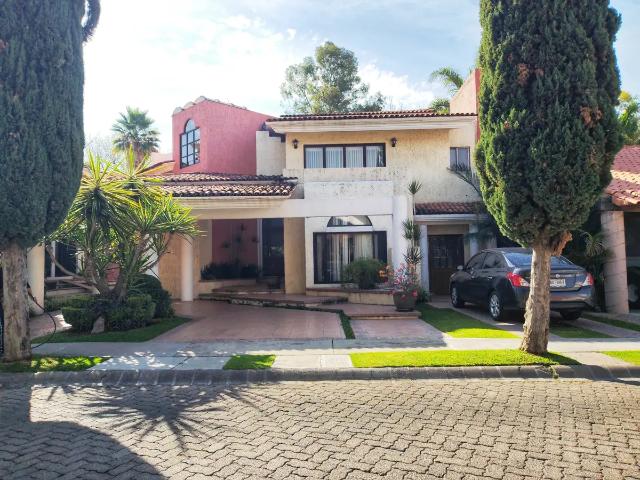 RENTA / RESIDENCIA AMUEBLADA EN PULGAS PANDAS NORTE