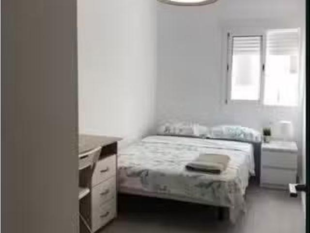 Único Se alquila habitación, apartamento de 5 dormitorios, Ben.