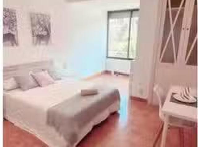 ¡En alquiler! Se alquila habitación en piso compartido, Ciudad.