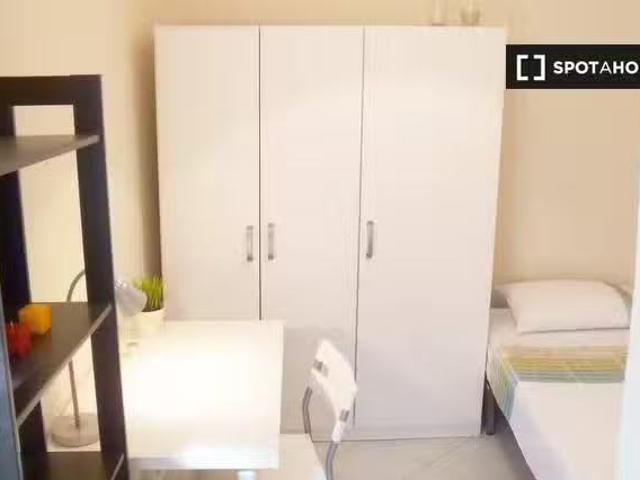 Nuevo Se alquila habitación en piso compartido de 4 habitacion.