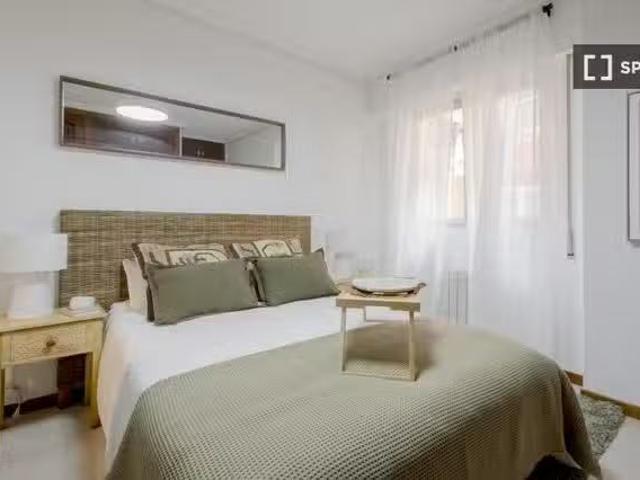Nuevo Se alquila habitación en piso compartido de 7 habitacion.