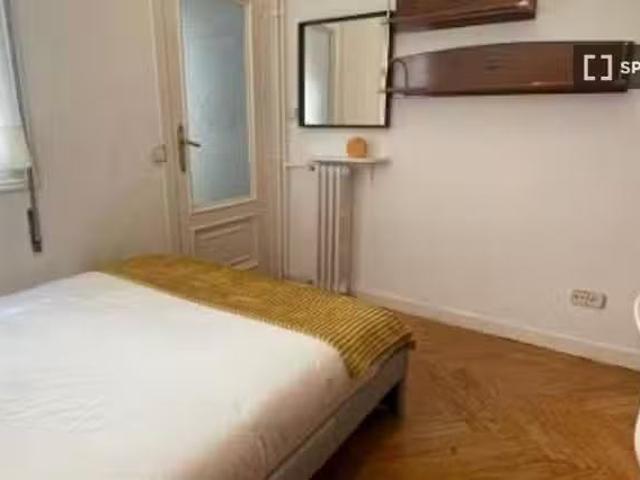 Bonito Se alquila habitación en piso compartido en Goya