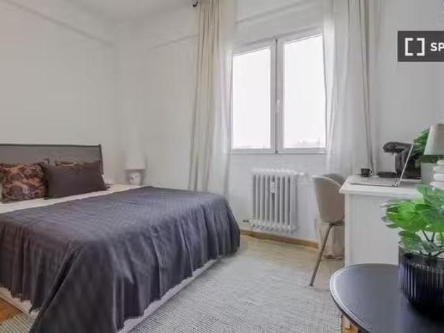 ¡Renta! Se alquila habitación en piso de 7 habitaciones en Fue.