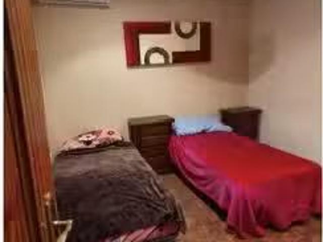 ¡Oferta! Se alquila habitación en Vélez Málaga