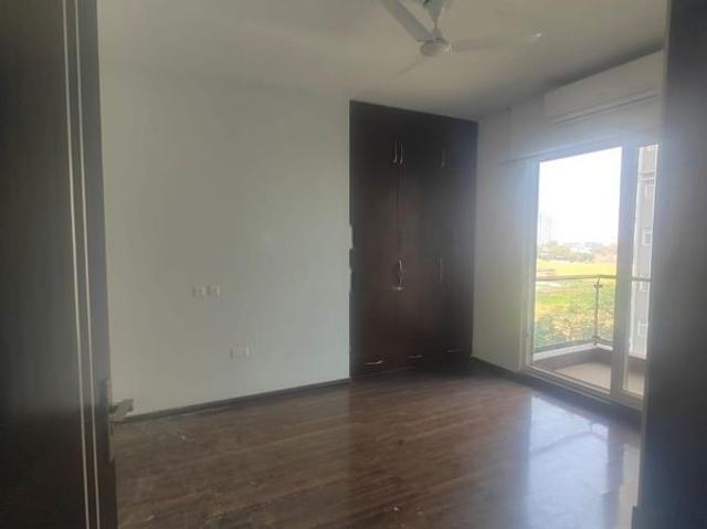 Rental | 3.5 BHK 4560 Sq.Ft. Apartment in Microtek Greenburg